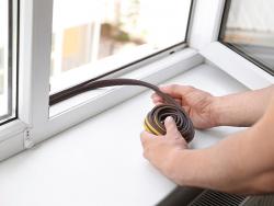 Înlocuirea sigiliilor pentru ferestre și uși: întreținere importantă pentru confort și eficiență